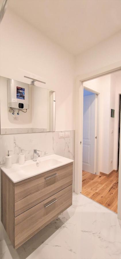 Hosts 21 Apartment Торино Екстериор снимка